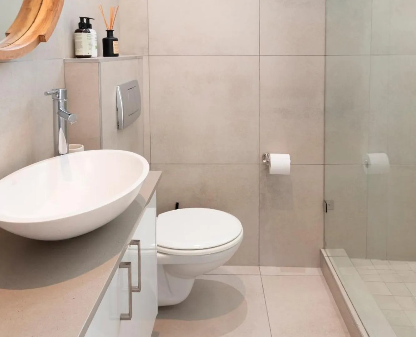 Ideally Located Garden Cottage Kapstadt